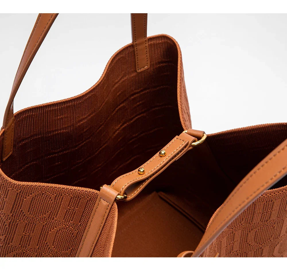 CH High-quality Temperament Ladies Handbag Handmade Large Capacity Women's Shoulder Bag Fashion Classic New Solid Color