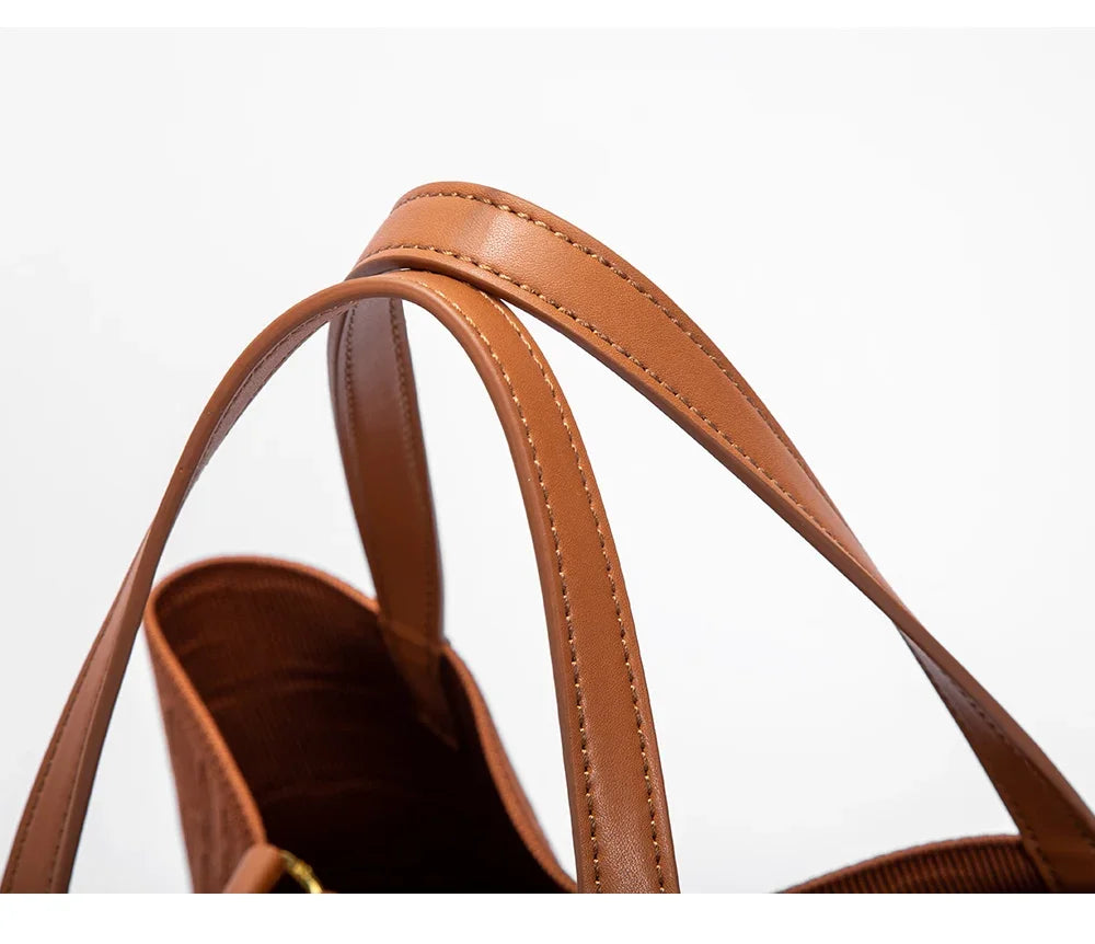CH High-quality Temperament Ladies Handbag Handmade Large Capacity Women's Shoulder Bag Fashion Classic New Solid Color
