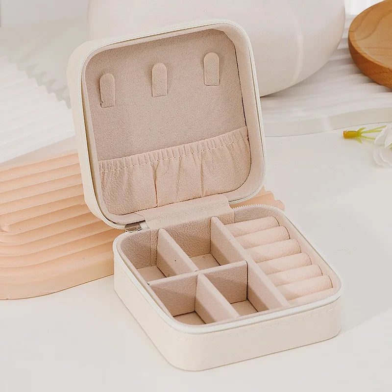 Portable Mini Jewelry Storage Box Travel Organizer Jewelry Case Leather Storage Earrings Necklace Ring Jewelry Organizer Display
